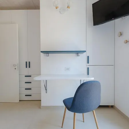 With Elevator And Private Parking Appartement Bologna