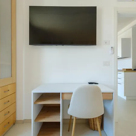 Appartement With Elevator And Private Parking