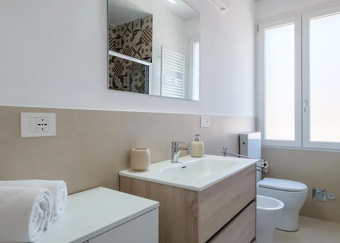 דירה With Elevator And Private Parking *