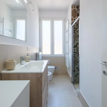 With Elevator And Private Parking Apartment *