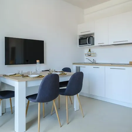 Apartment With Elevator And Private Parking Bologna