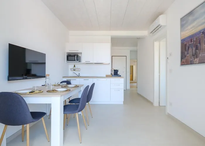 With Elevator And Private Parking * Bologna